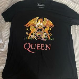 Queen graphic tee